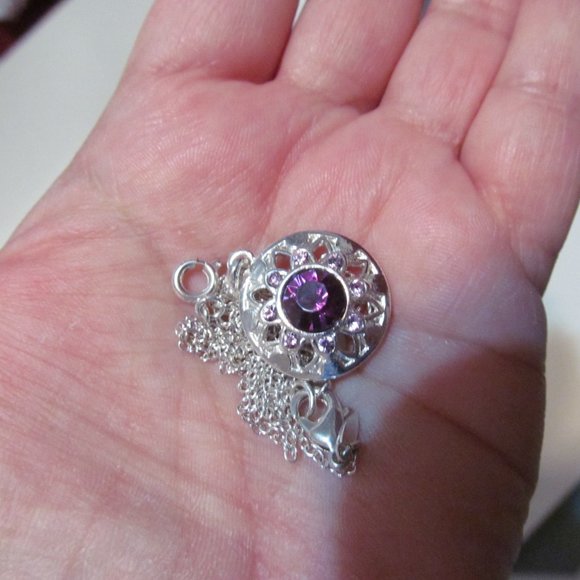 Jewelry set necklace three pairs pierced earrings NIB signed - Picture 4 of 5